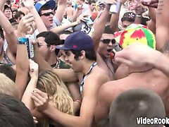 real-amateur-college-girls-exposed-as-seen-in-this-extremly