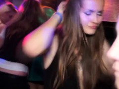 Групповуха Брюнетки Большие члены Попой на лицо фото 3